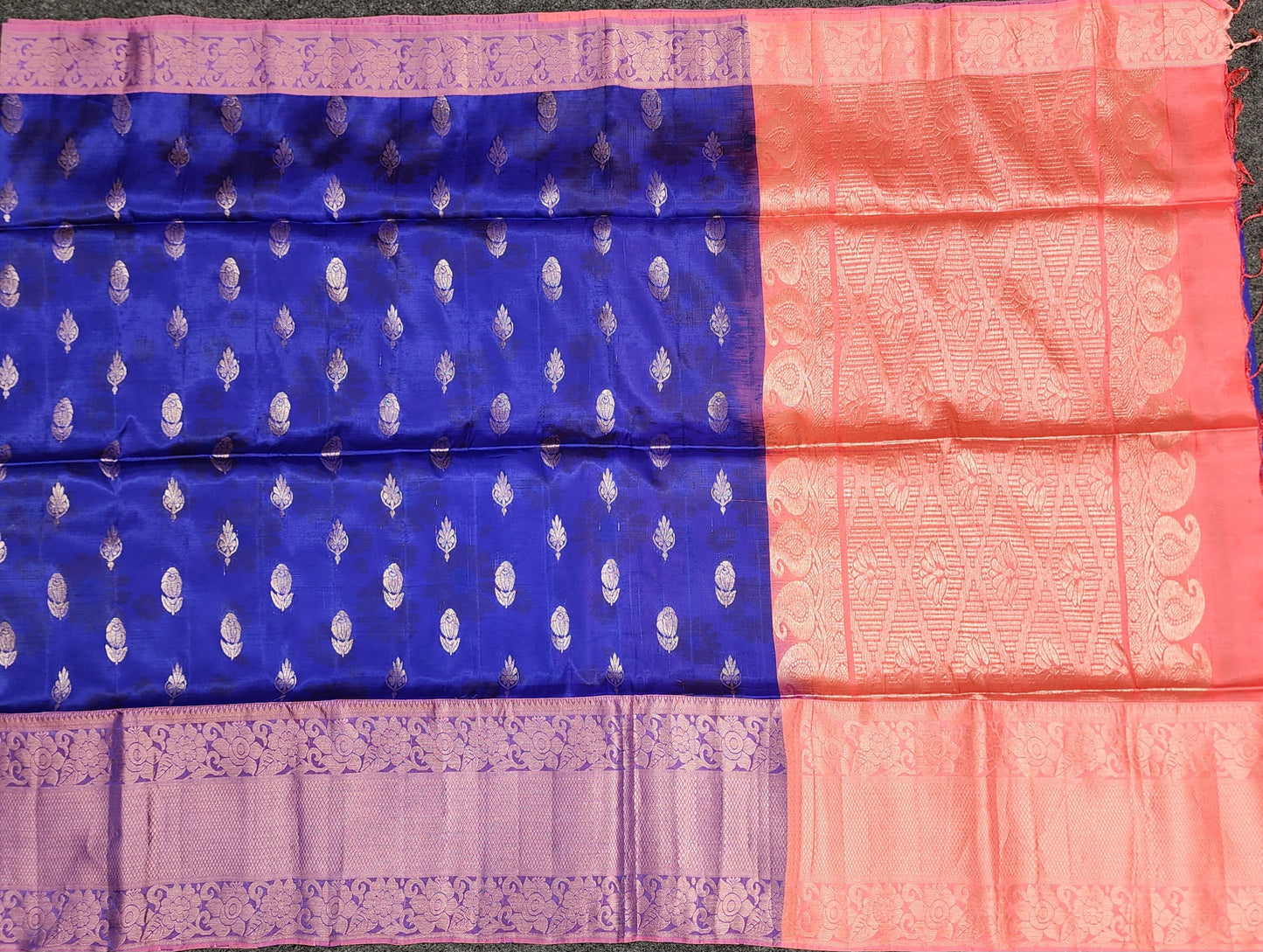 Ikkat Kanchi pattu Butta Handloom Sarees