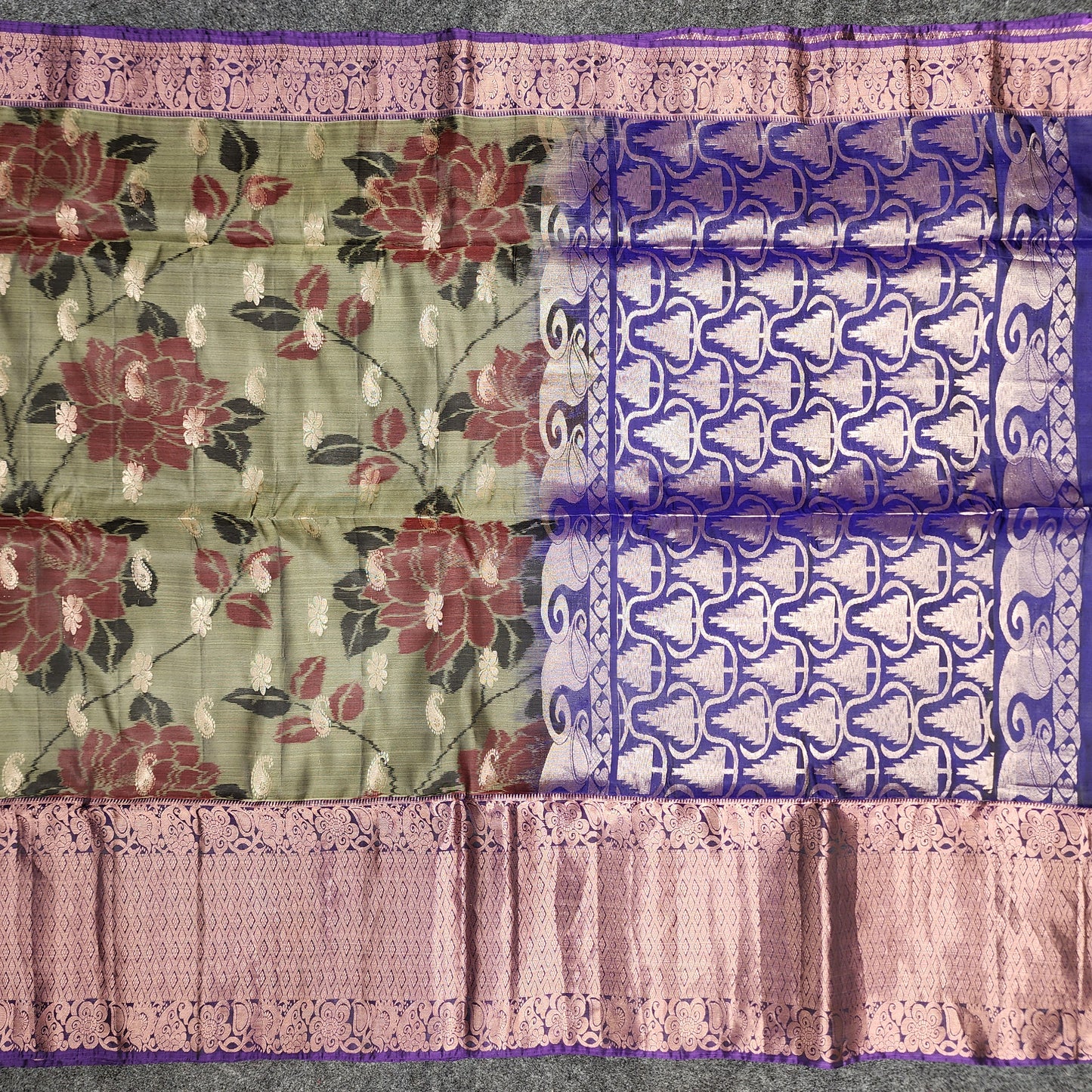 Ikkat Kanchi pattu Butta Handloom Sarees