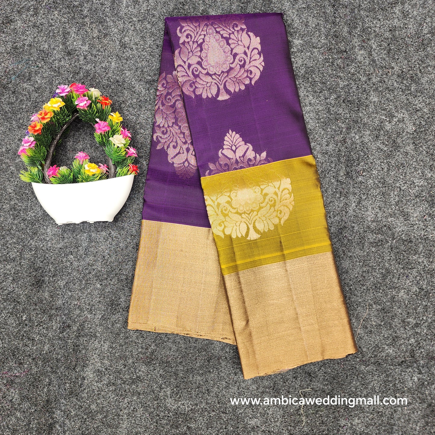 Kanchipattu lightweight Handloom Kadi Butta saree