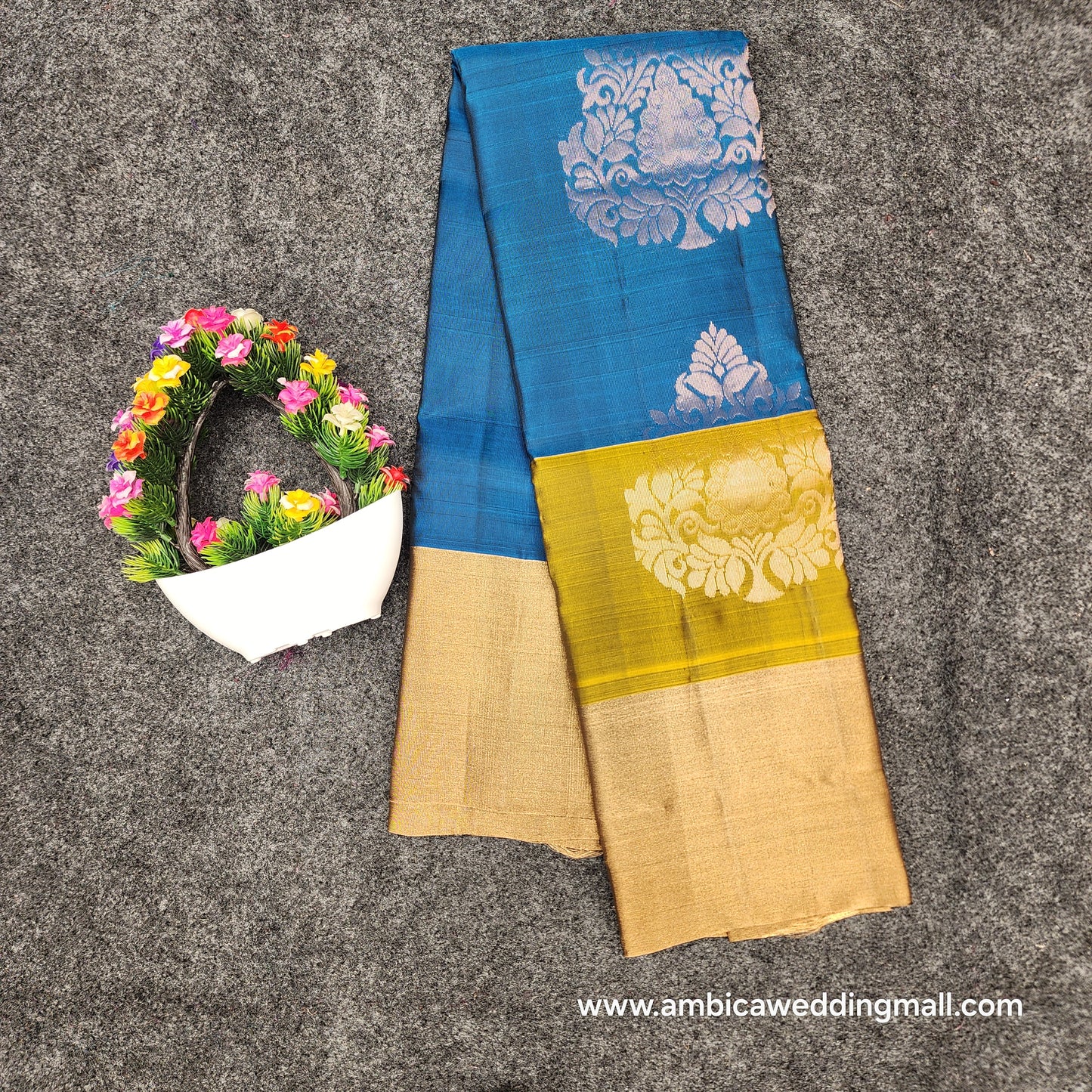 Kanchipattu lightweight Handloom Kadi Butta saree