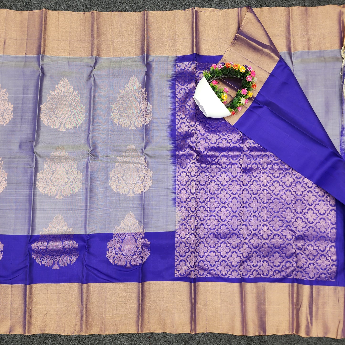 Kanchipattu lightweight Handloom Kadi Butta saree