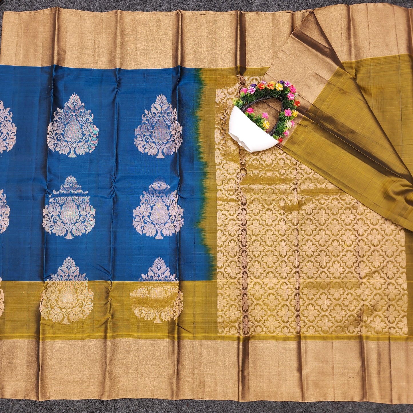 Kanchipattu lightweight Handloom Kadi Butta saree