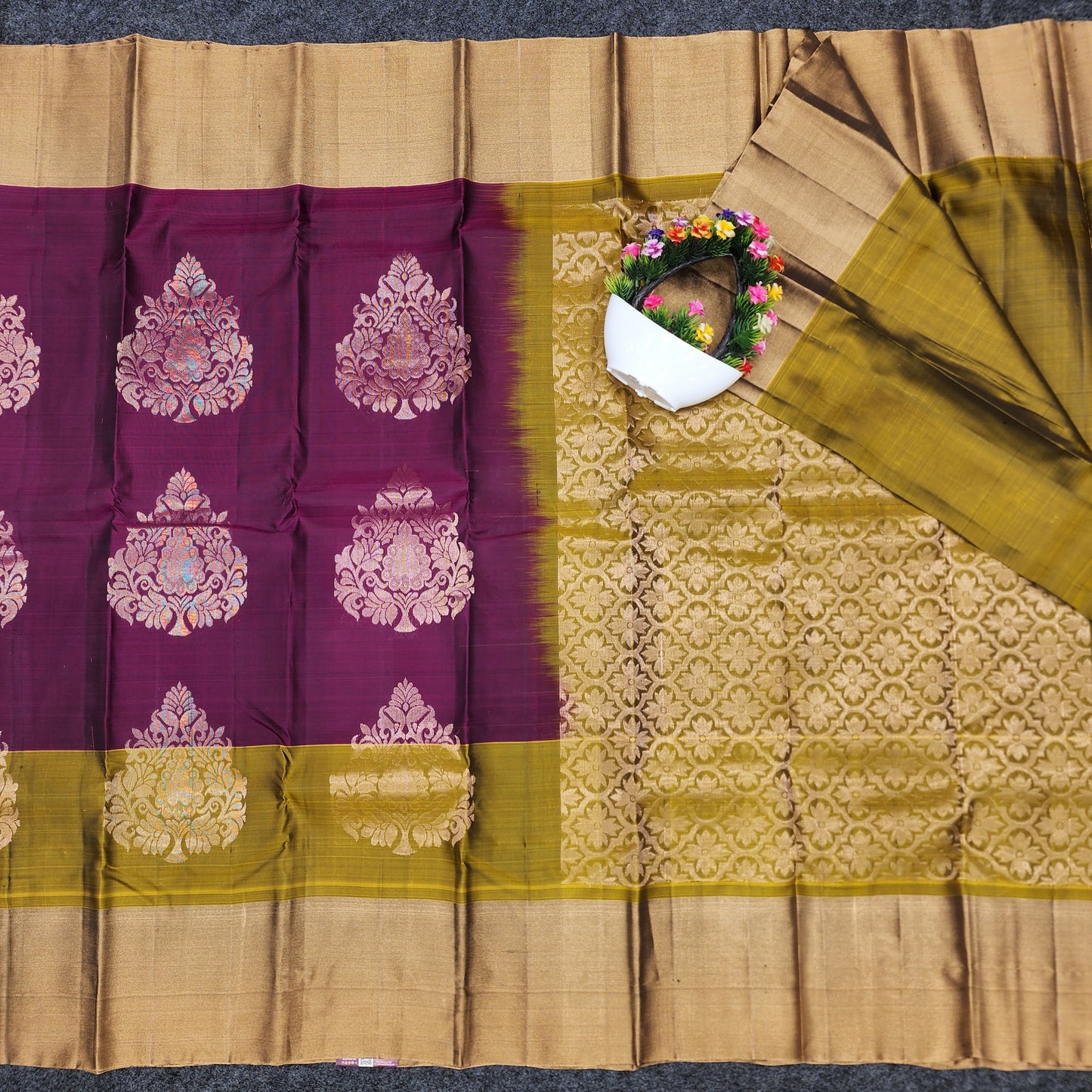 Kanchipattu lightweight Handloom Kadi Butta saree