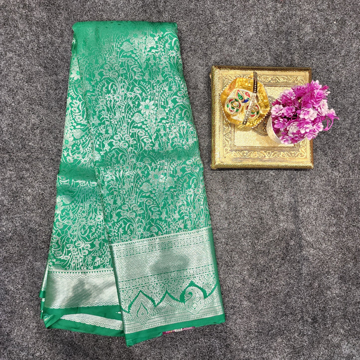 Kanchi pattu Resham self sarees 💫