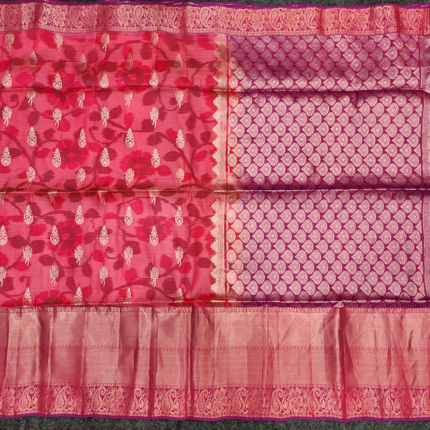 Ikkat Kanchi pattu Butta Handloom Sarees