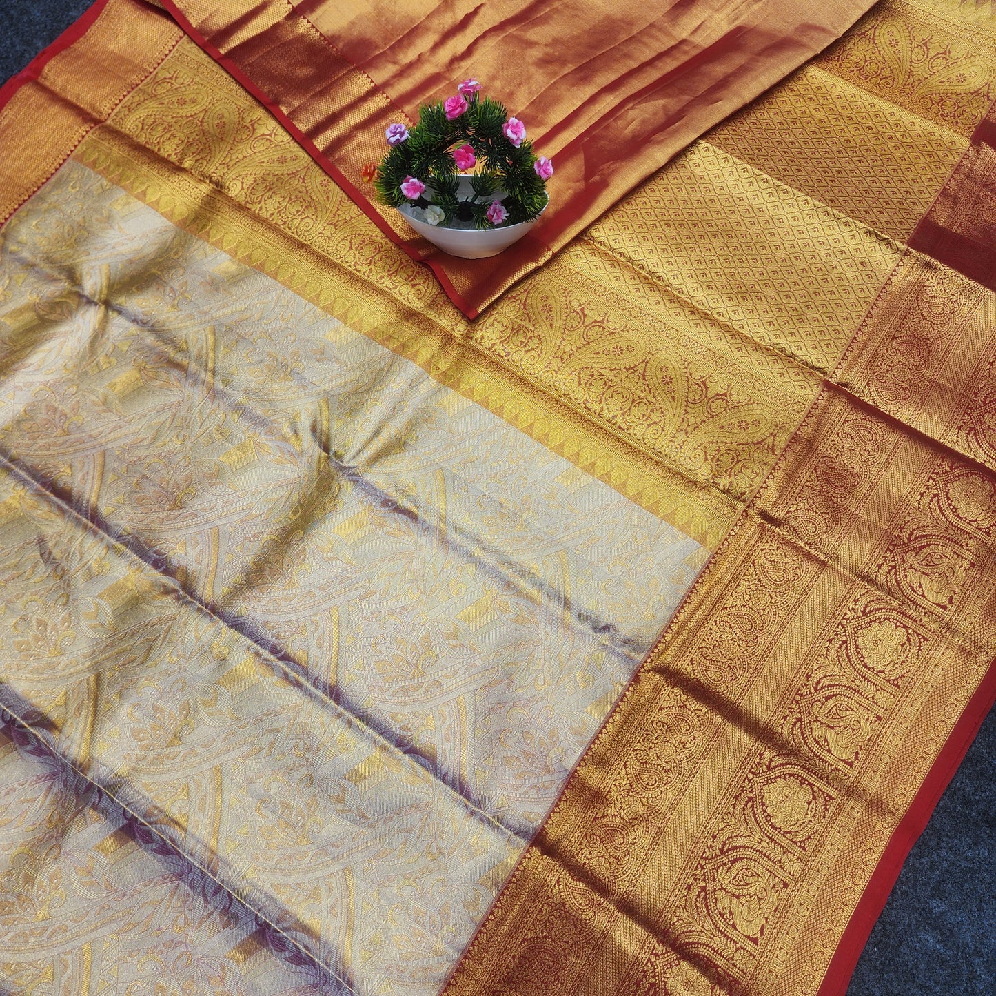 Kanchi Pattu Bridal Pure Zari Saree