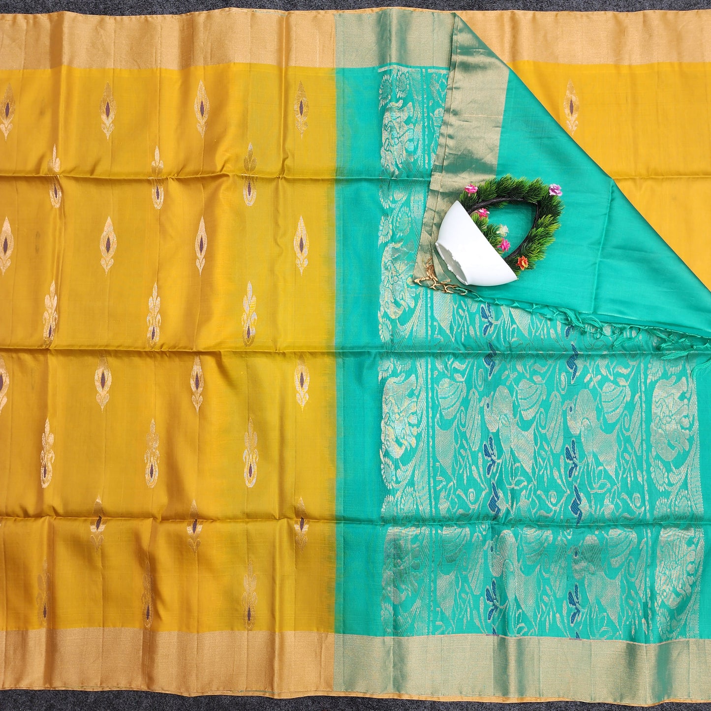 Kanchi Pattu Handloom Butta Saree