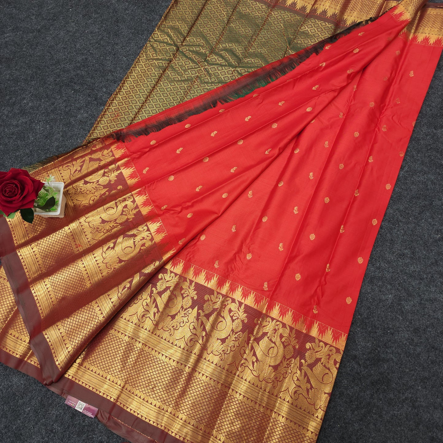 Gadwal Semi Pattu Saree