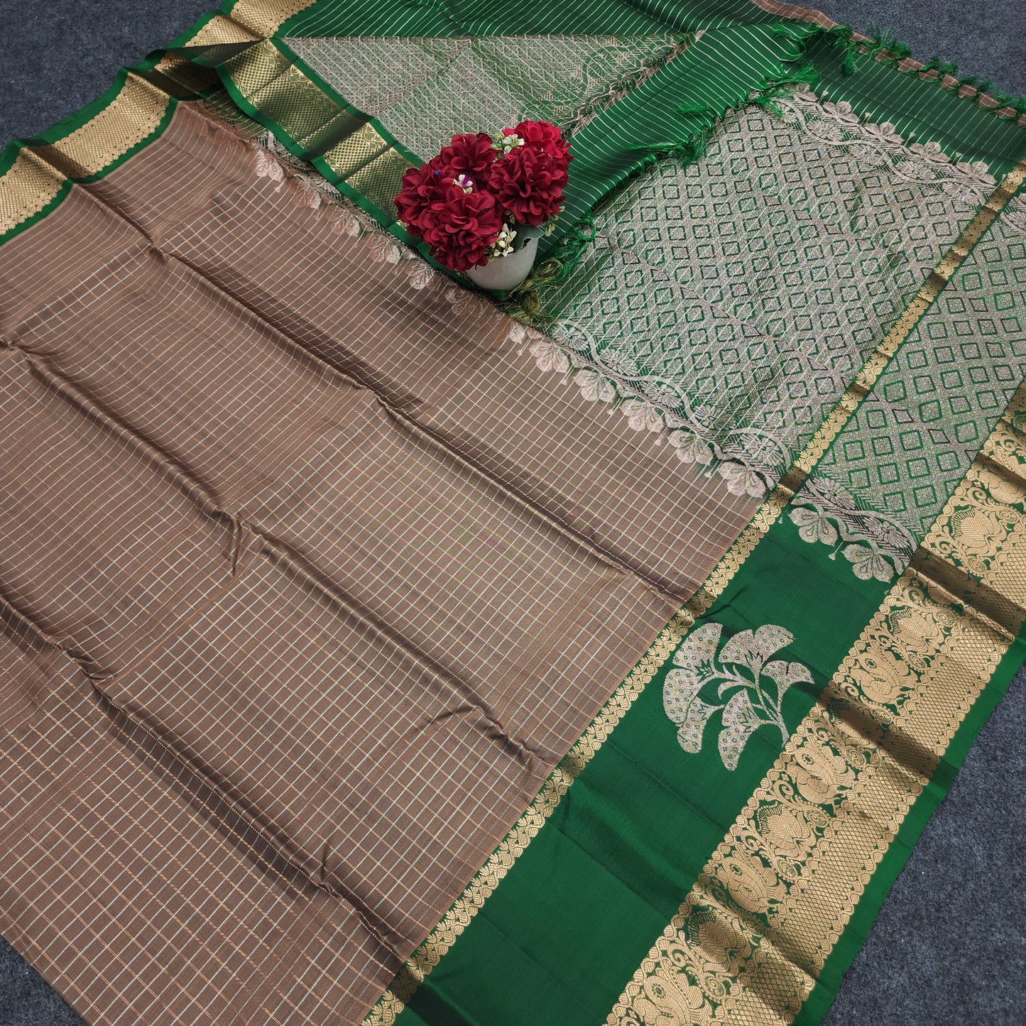 Pure Zari Handloom Kanchi Buta Saree