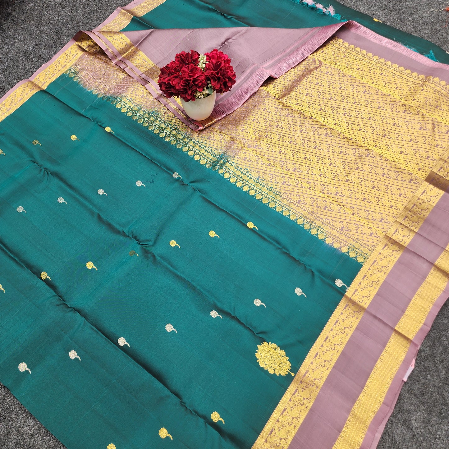 Pure Zari Handloom Kanchi Buta Saree