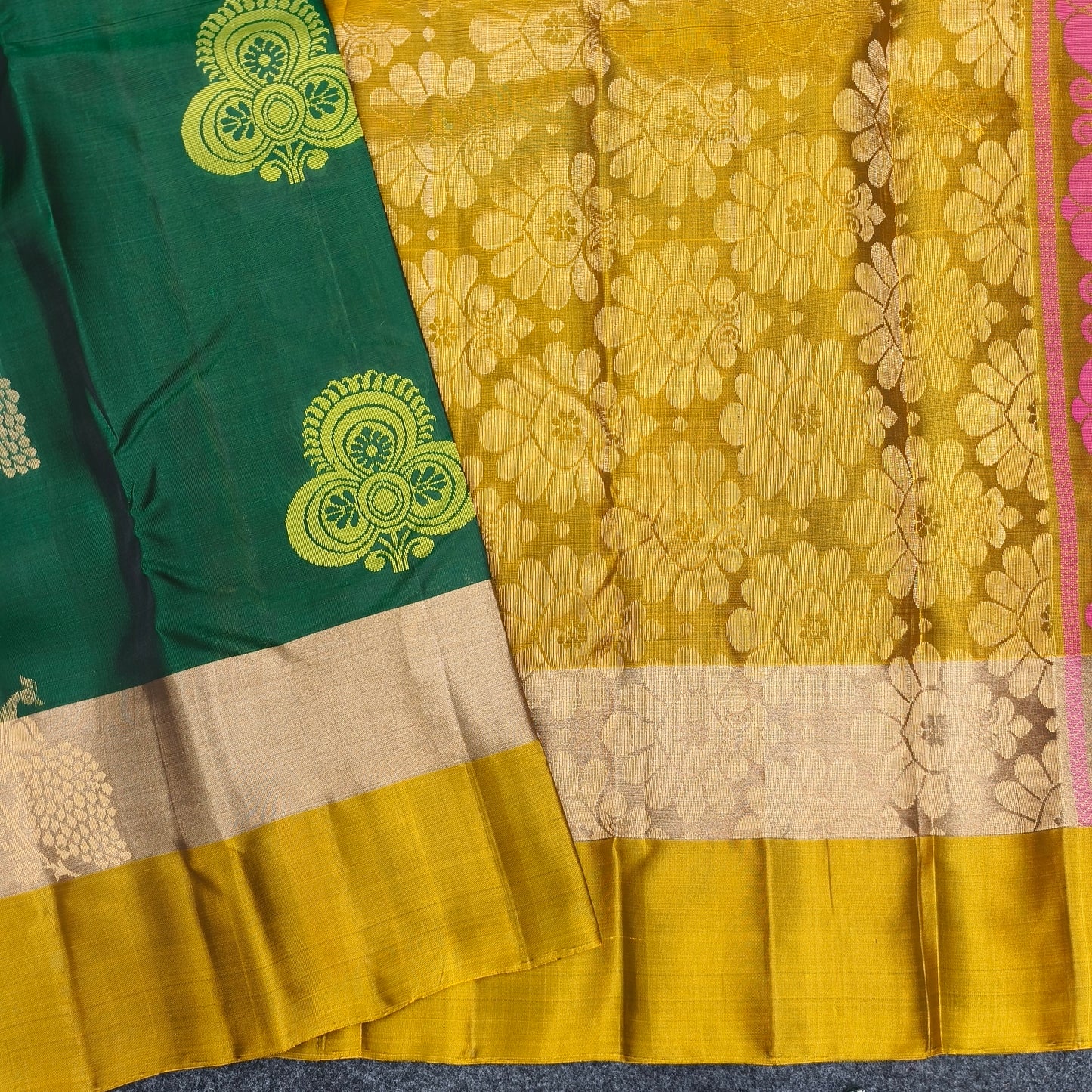 ✨Kanchi Pattu Bentex Border Saree