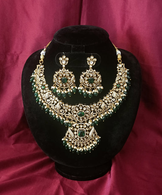 Beautiful Bridal short necklace with mehndi polish design with monalisa beads