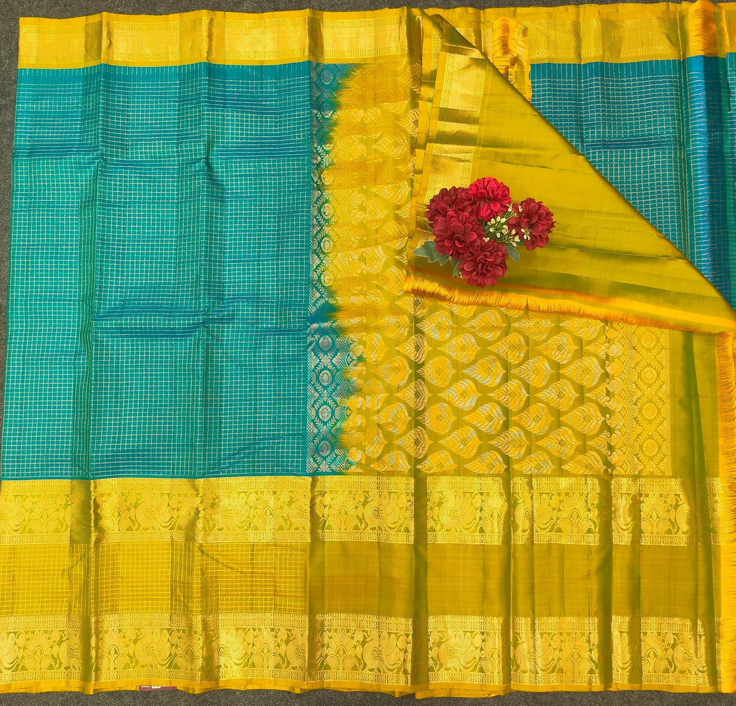 Kanchi Pattu Checks Handloom  Saree