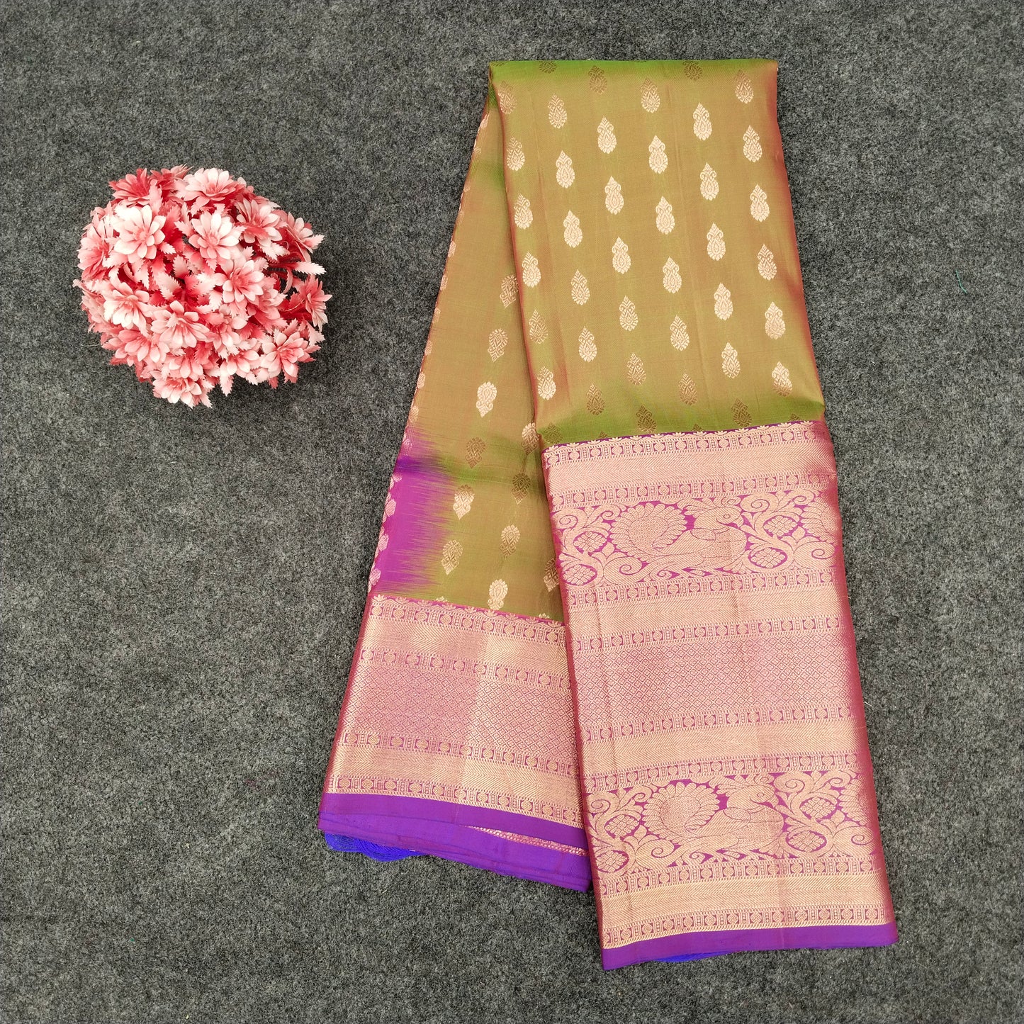 Kanchi Pattu Butta Handloom