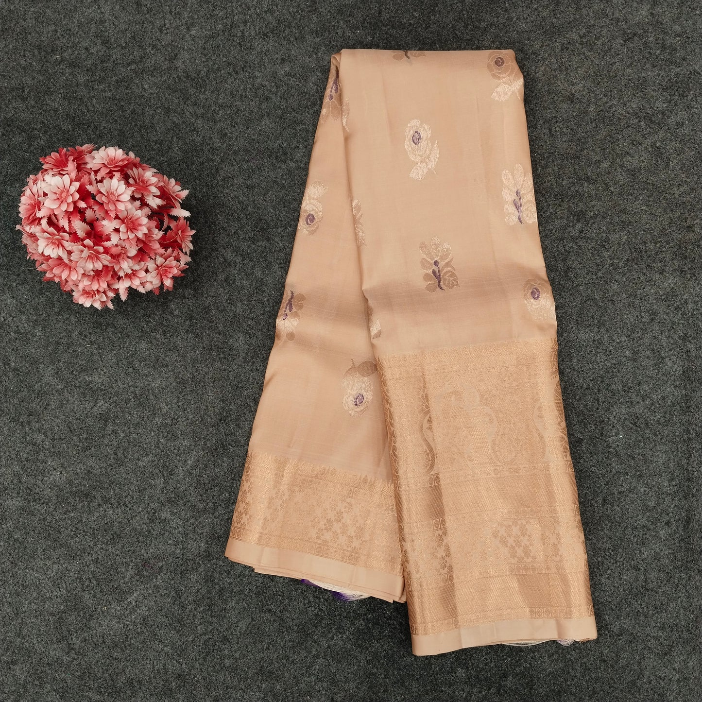 Kanchi Pattu Butta Handloom