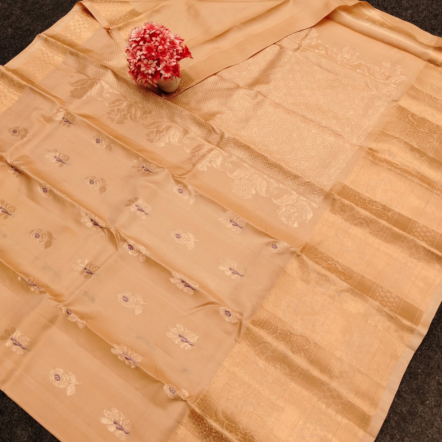 Kanchi Pattu Butta Handloom