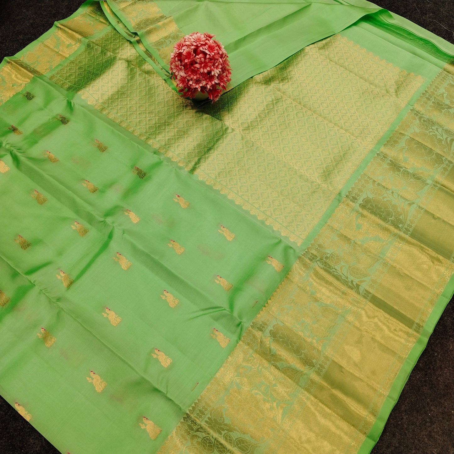 Kanchi Pattu Butta Handloom