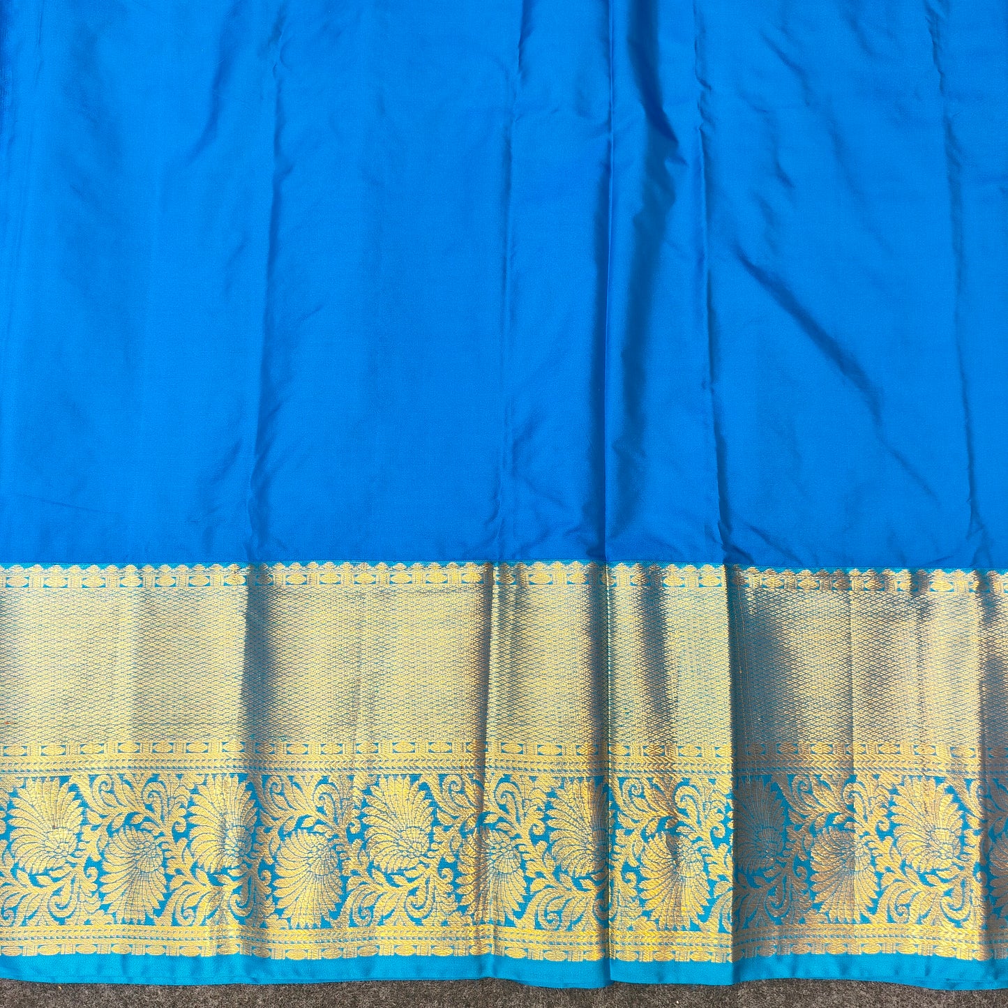 Kanchi Pattu Long Border Brocade Sarees