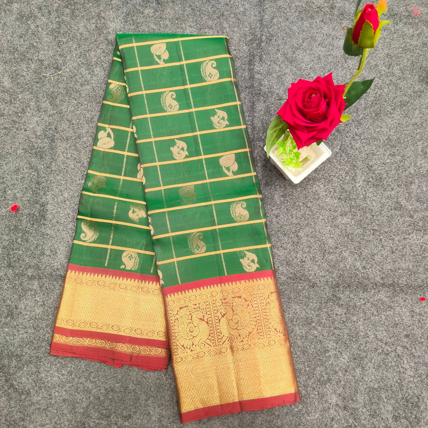 Kanchi Pattu Handloom Butta Saree