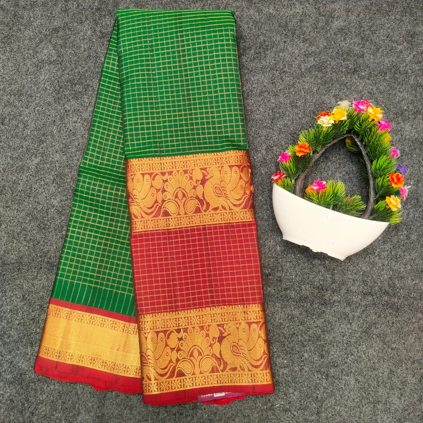 Kanchi Pattu Checks Handloom  Saree