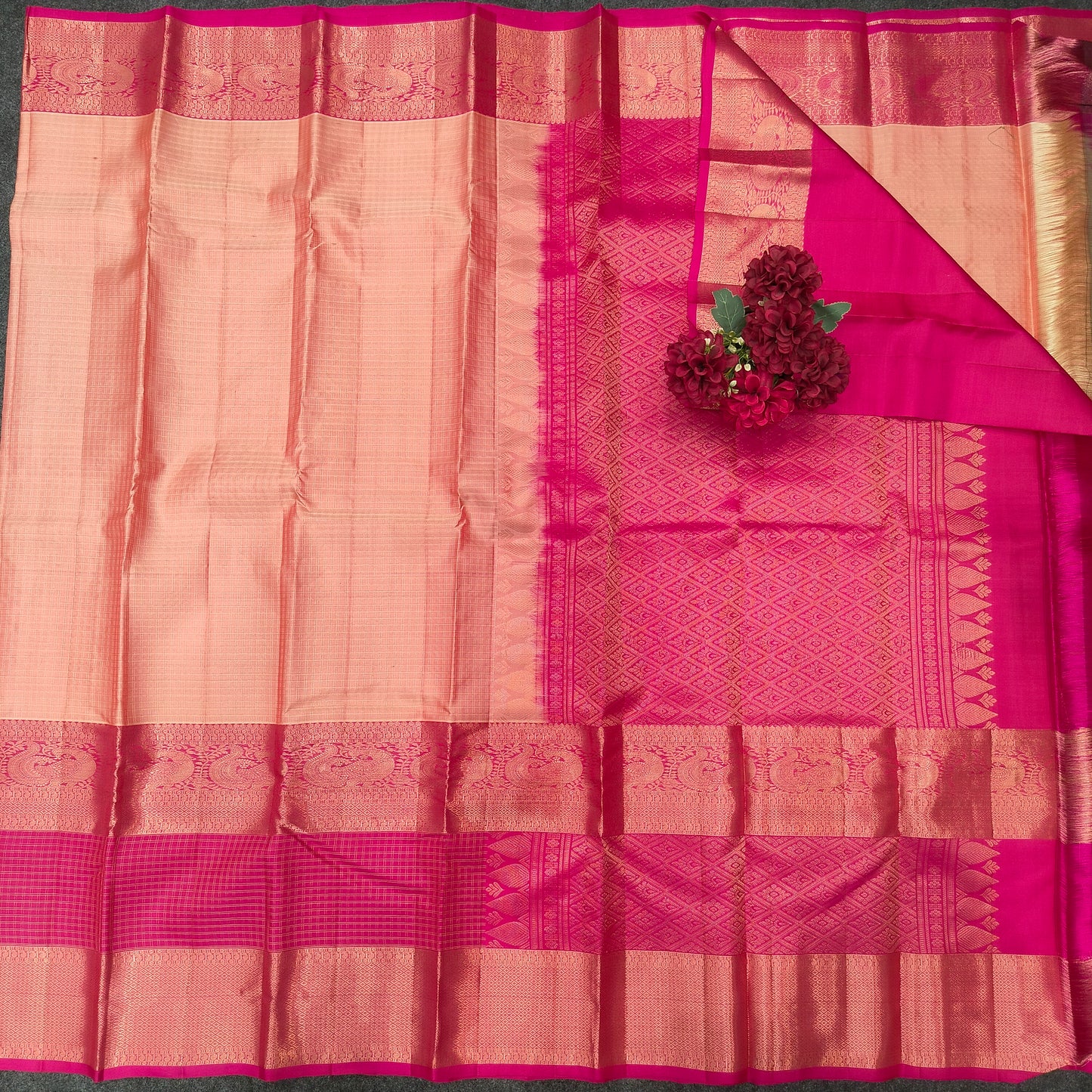 Kanchi Pattu Checks Handloom  Saree