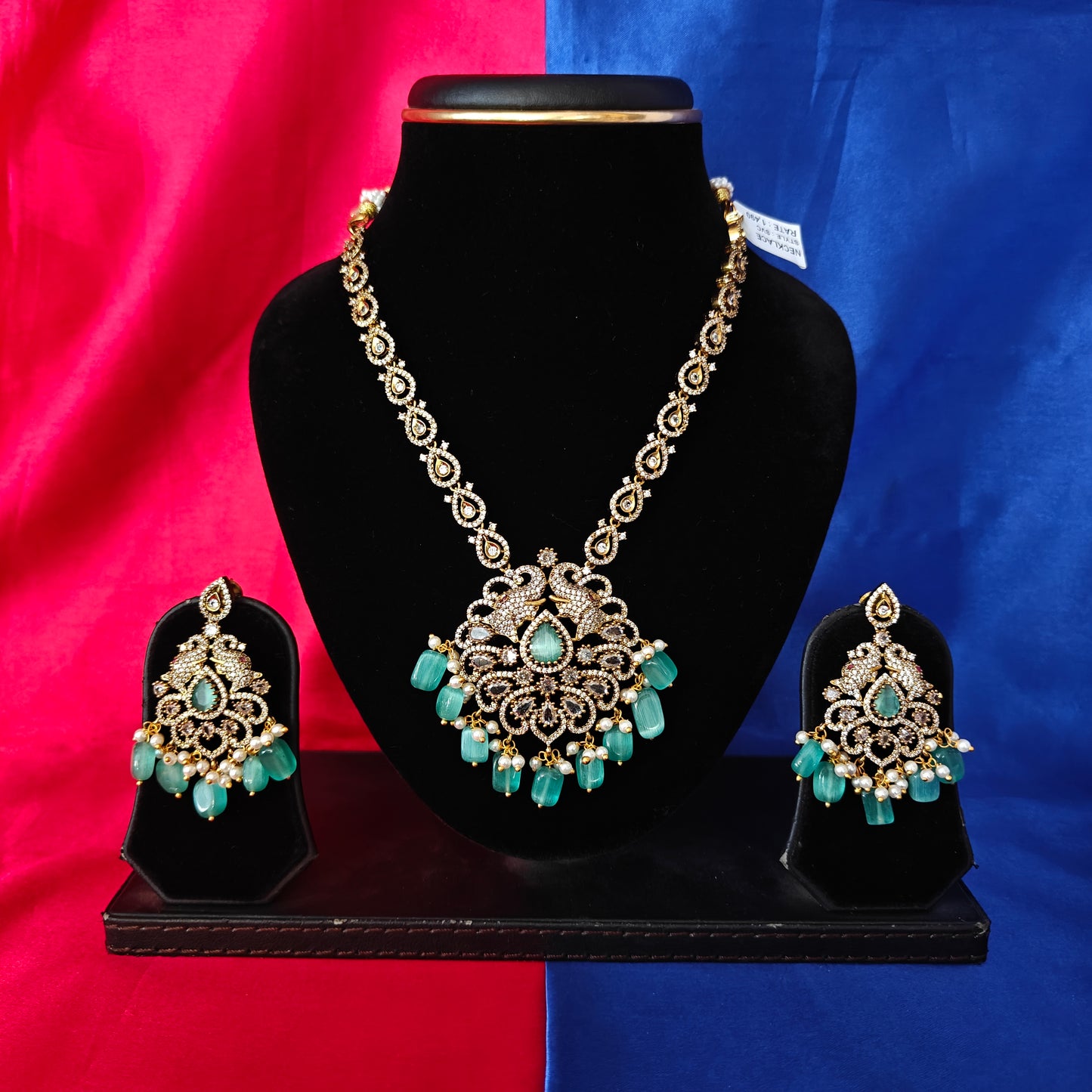 Elegant Victorian Short Necklace In Pista Green Beads