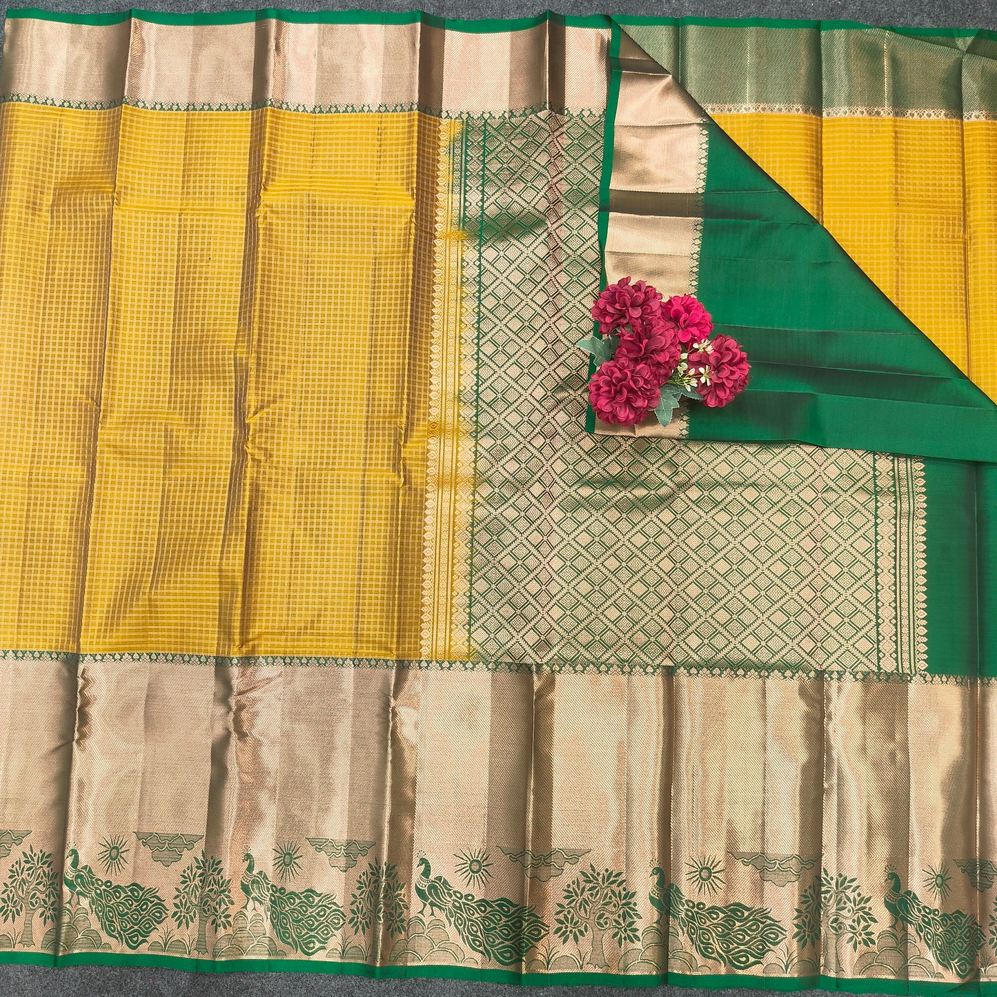 Kanchi Pattu Checks Handloom  Saree