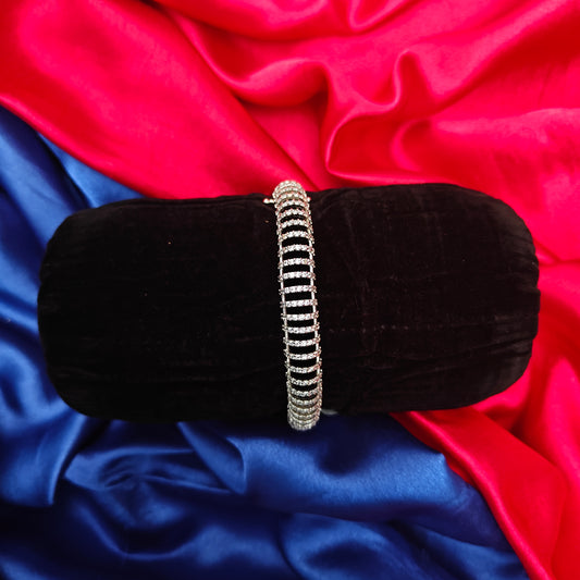 Beautiful Silver Bracelet In White Stone