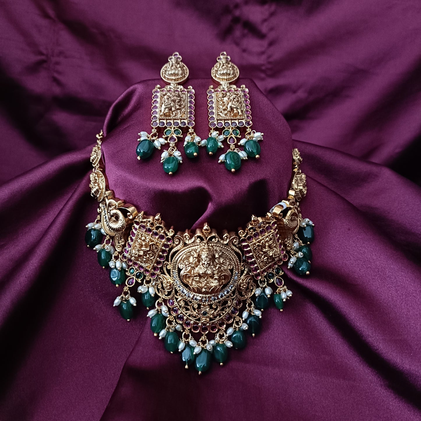 Beautiful Nakshi Choker With Monalisa Beads