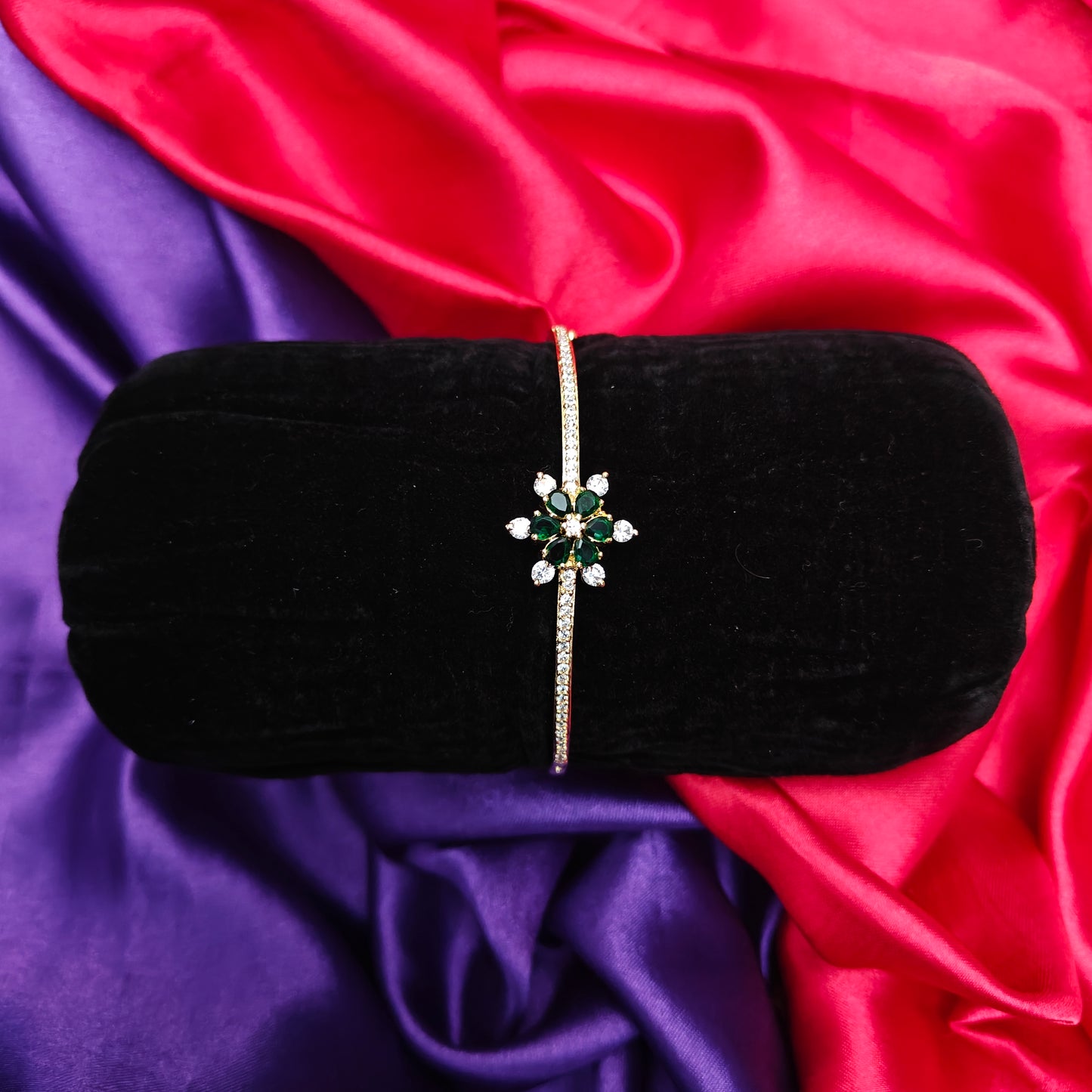 Beautiful Gold Bracelet In Green Stone