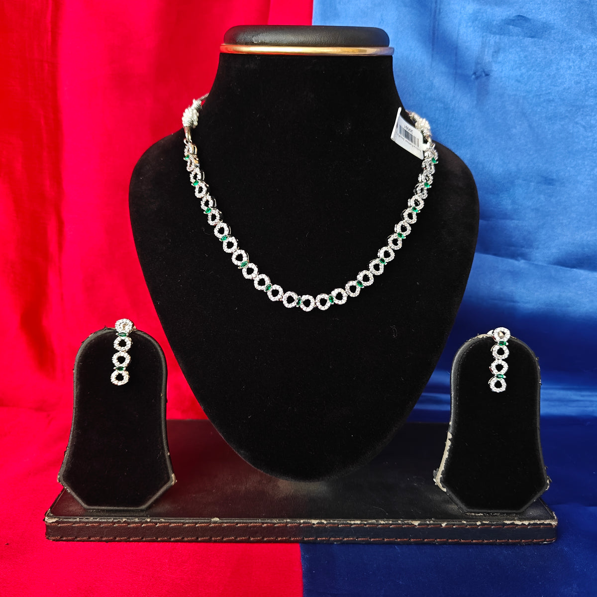 Elegant AD Short Necklace In Green Coloured Stone