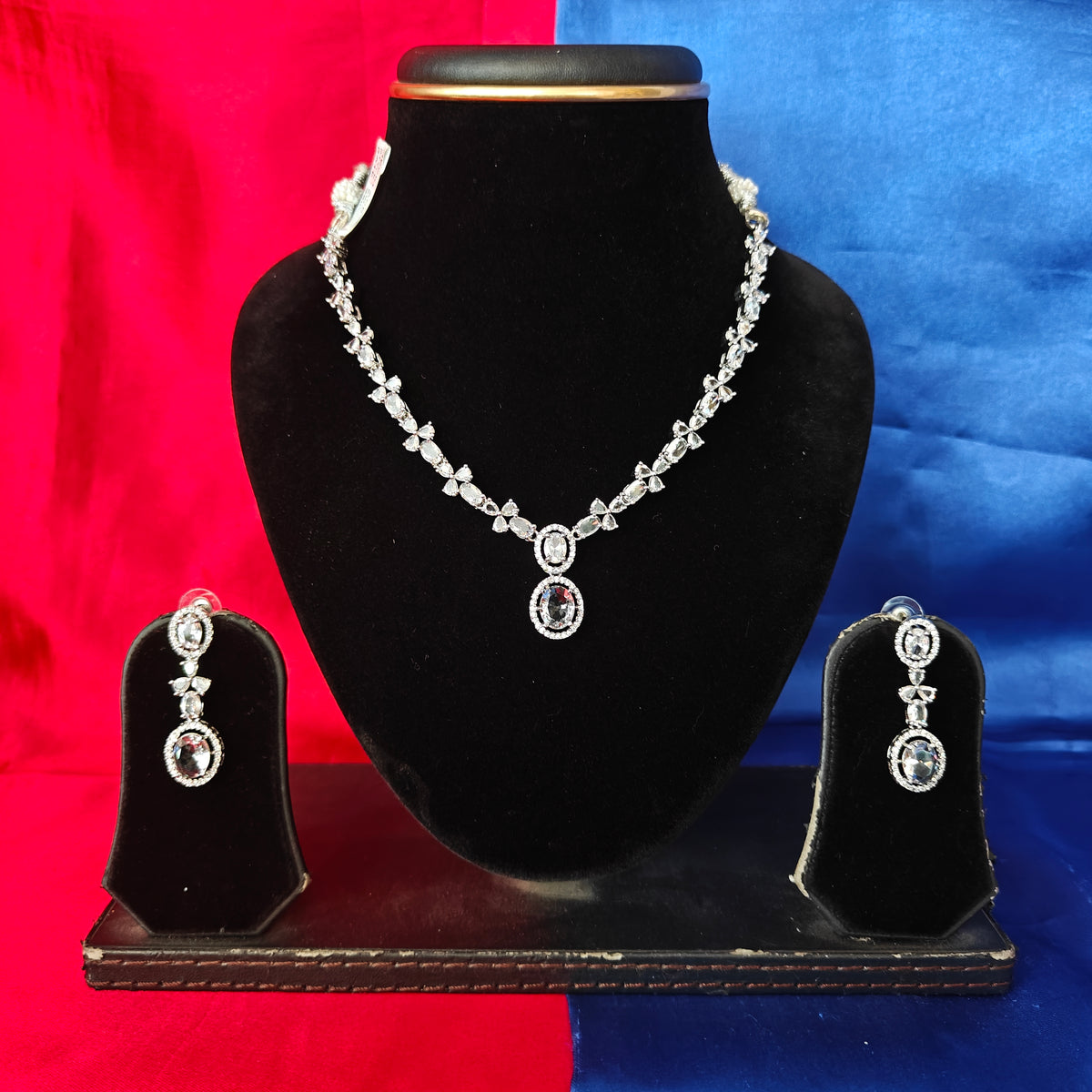 Elegant AD Short Necklace In White Coloured Stone