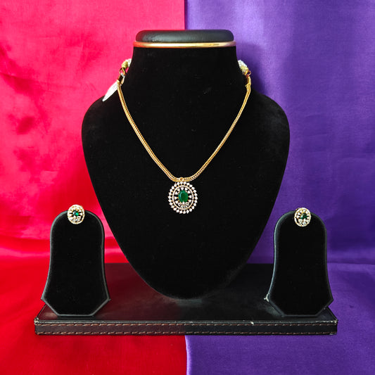 Beautiful Simple Non Necklace In Green Stone