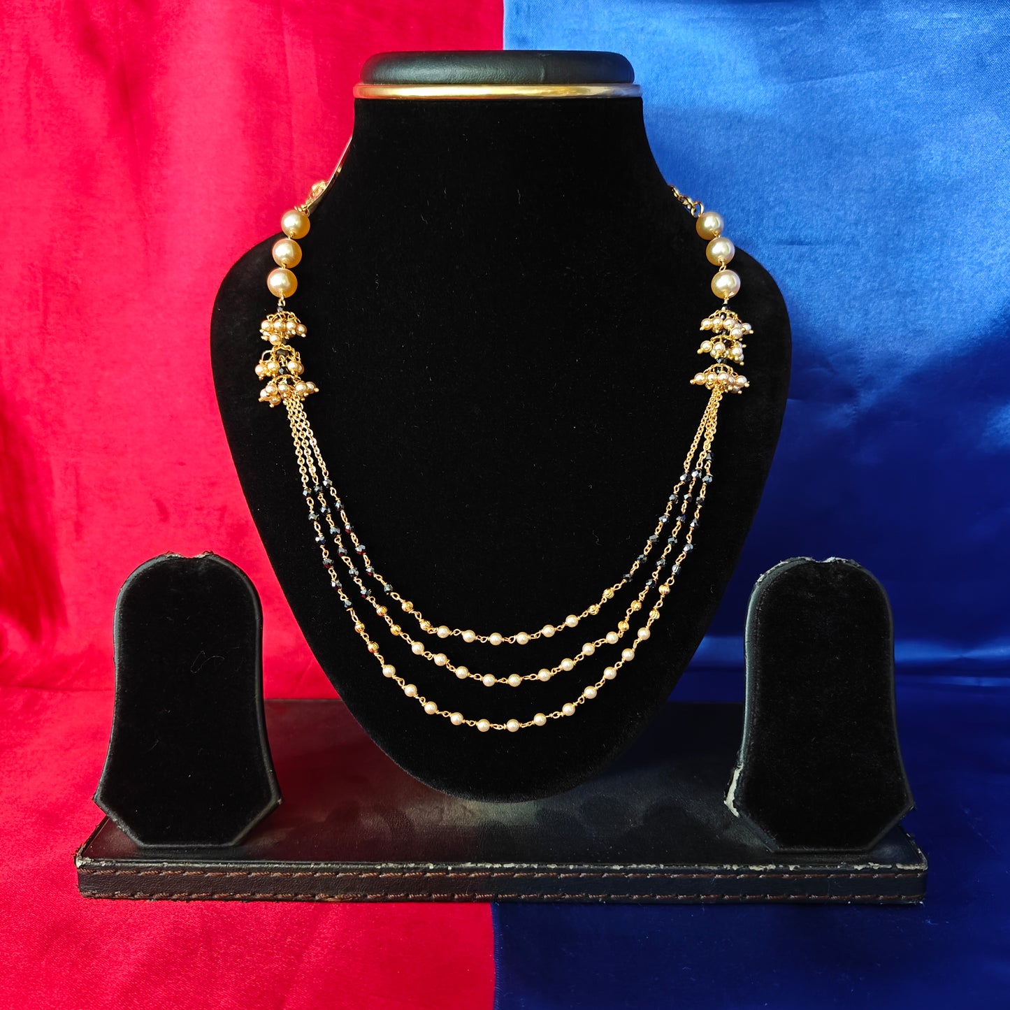 Beautiful Black Coloured Honex Necklace With Pearls