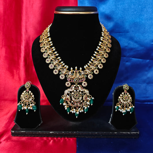 Beautiful Kundan Short Necklace
