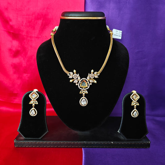 Beautiful Simple Non Necklace In White Stone