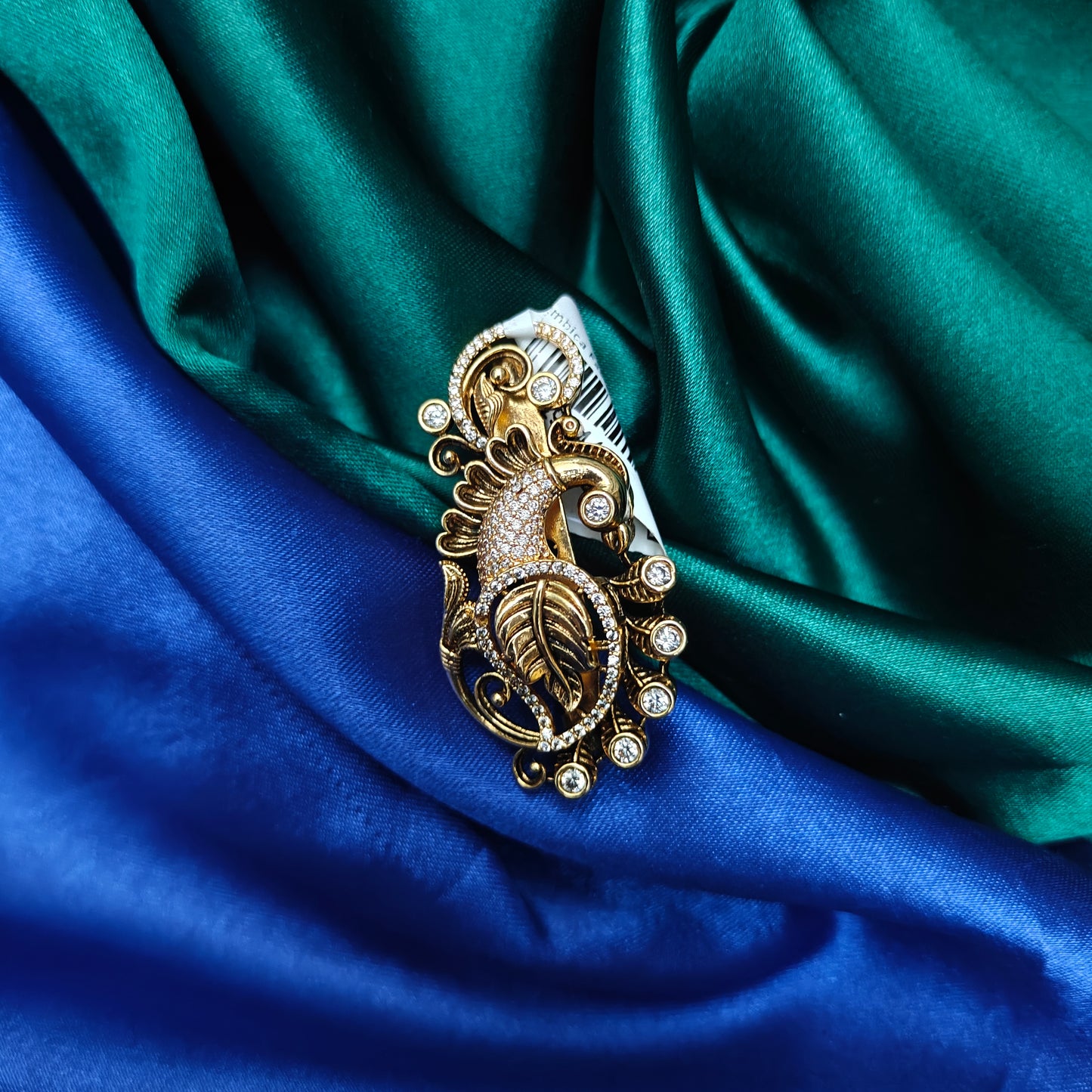 Beautiful Saree Pin In White Stone