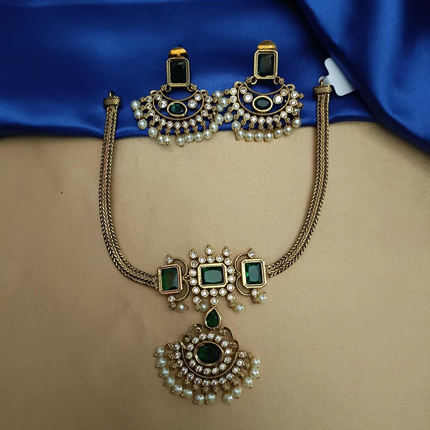 Elegant Green studded Non third Necklace