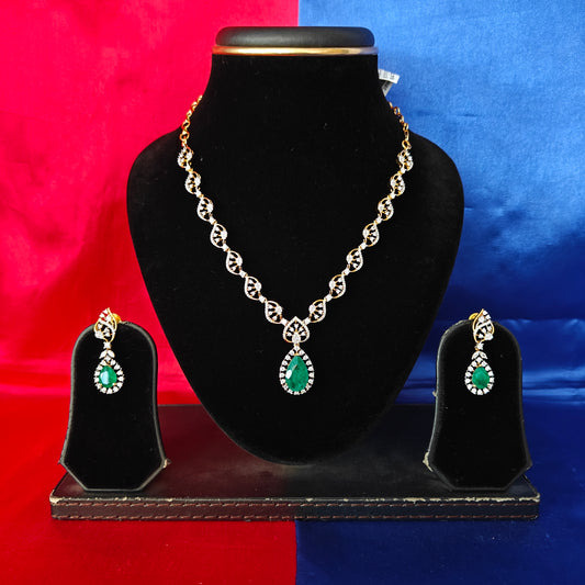 Beautiful GJ Short Necklace In Green Stone