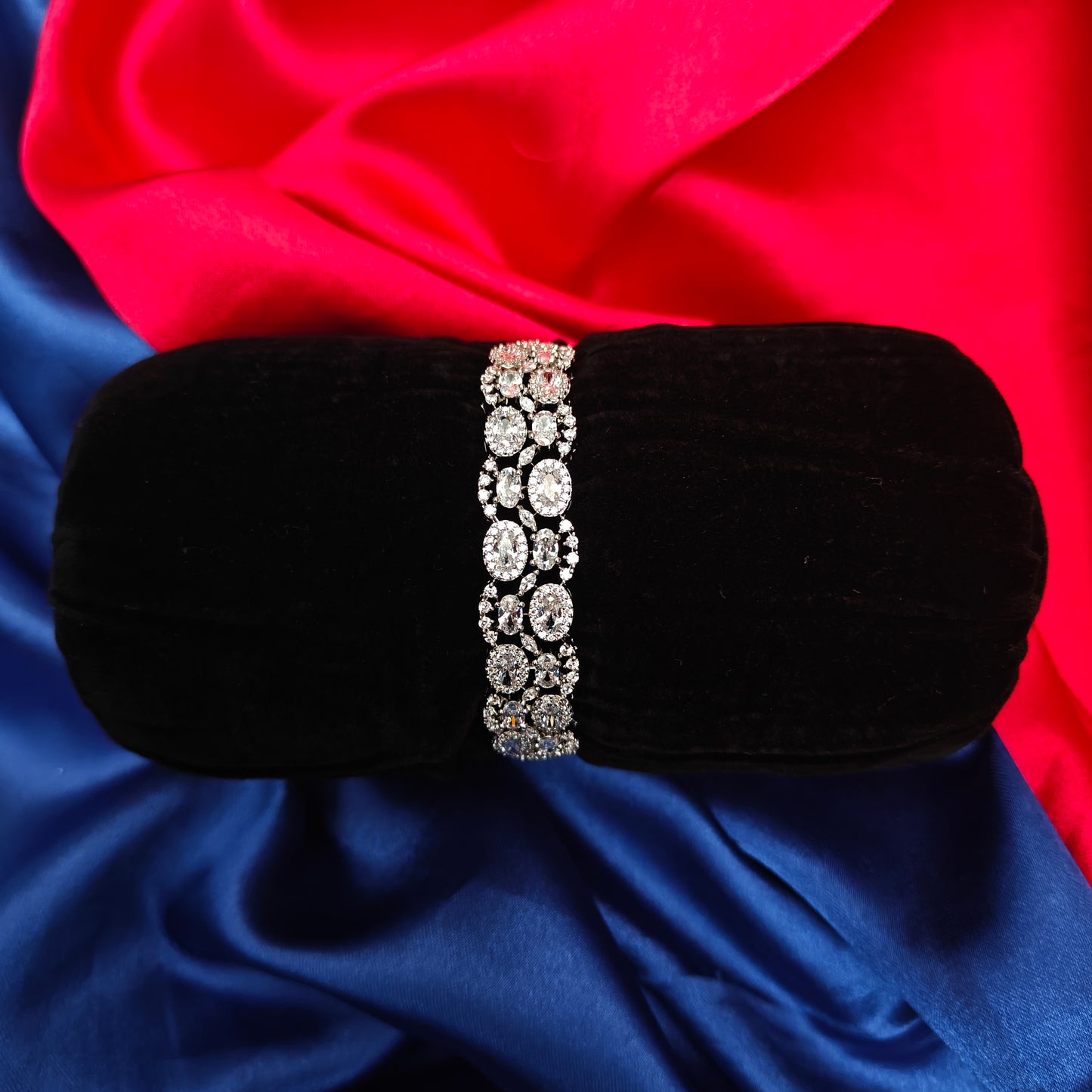 Beautiful Silver Bracelet In White Stone