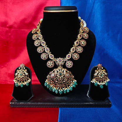 Beautiful Jadau Kundan Short Necklace With Changeable Pendent