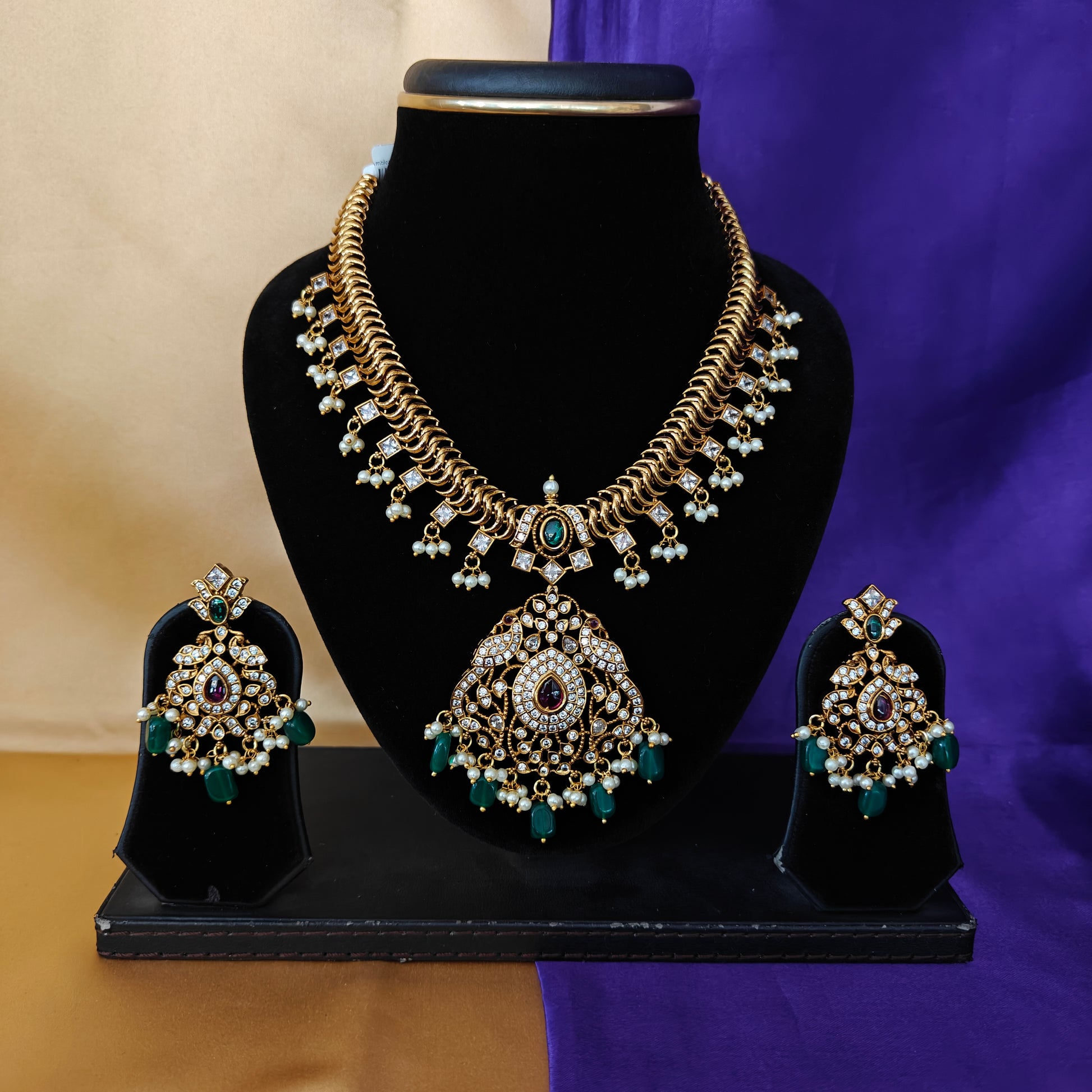 Beautiful Jadau Kundan Jalebi Short Necklace - Ambica Wedding Mall