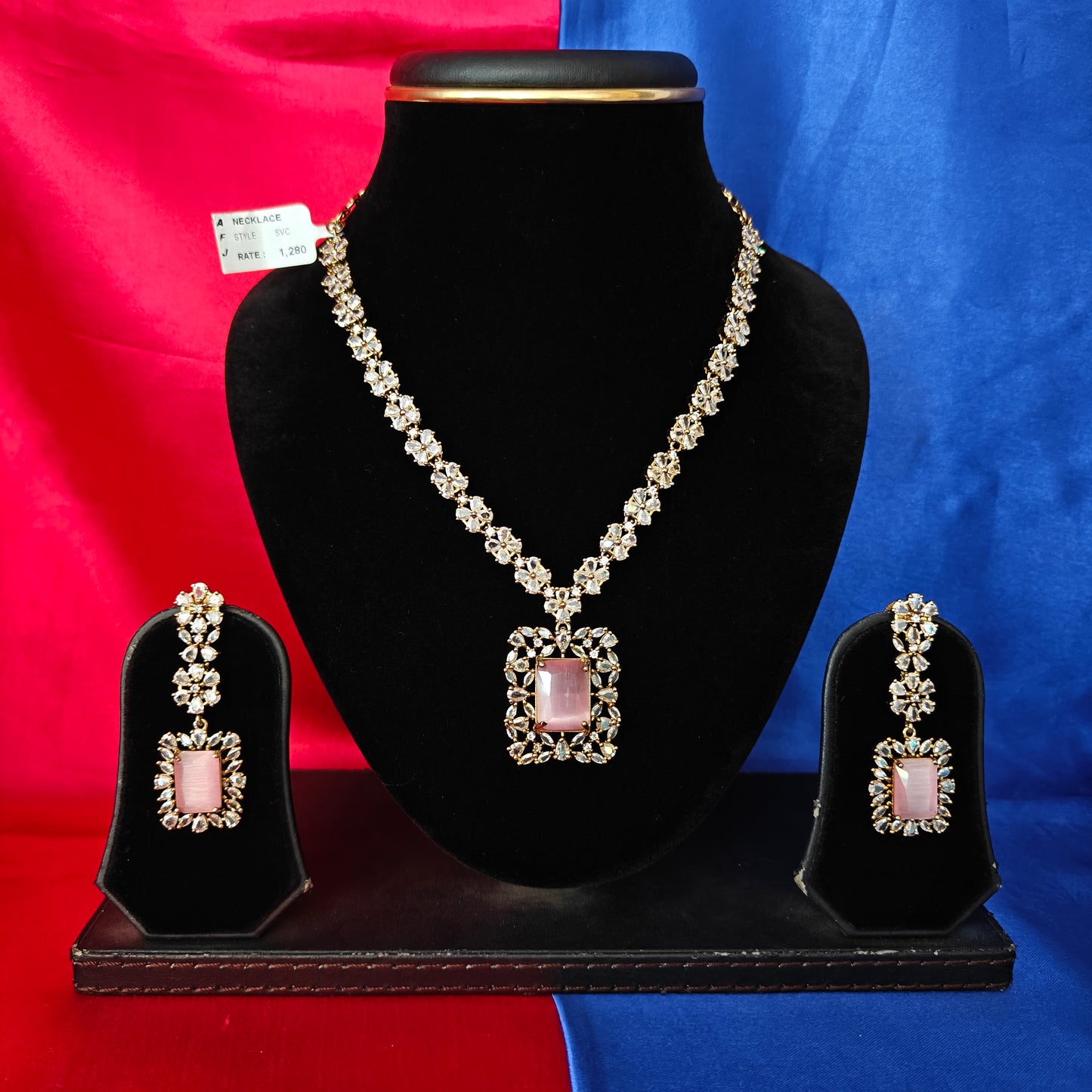 Beautiful Victorian Short Necklace In Baby Pink Stone