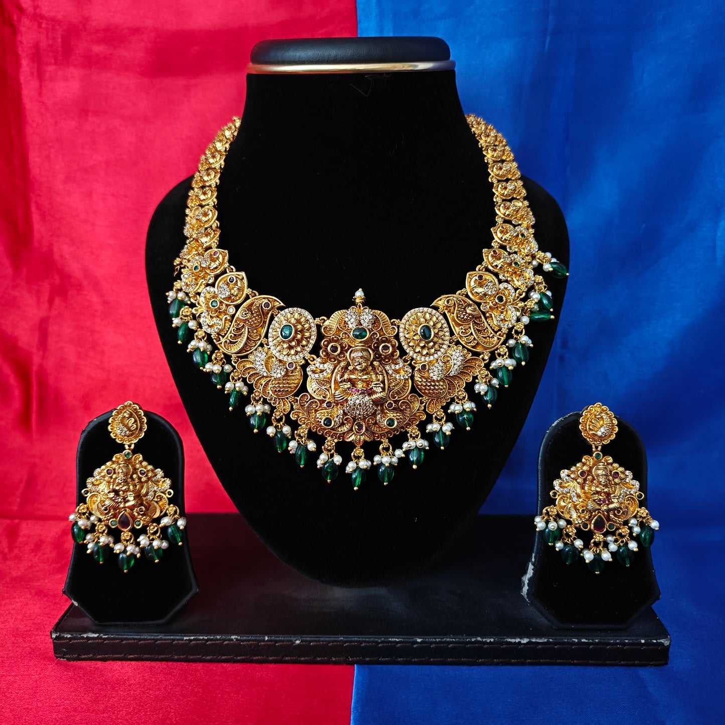 Beautiful Nakshi Short Necklace With Laxmi Idol
