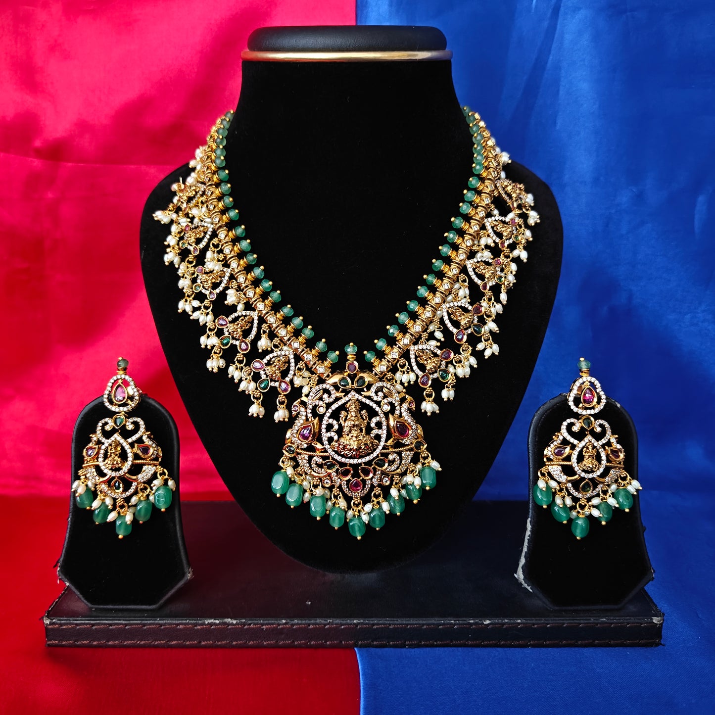 Beautiful Nakshi Short Necklace With Laxmi Idol