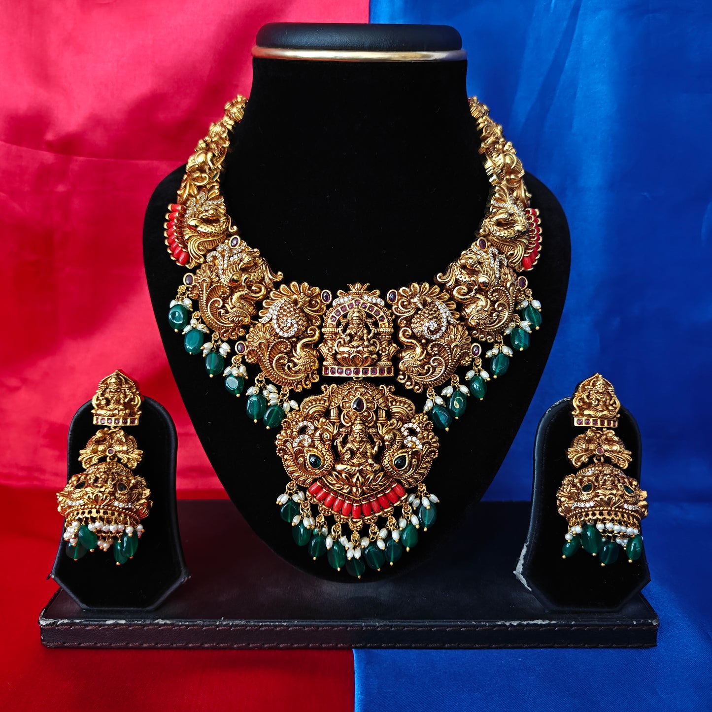 Beautiful Heavy Nakshi Bridal Short Necklace With Laxmi Idol