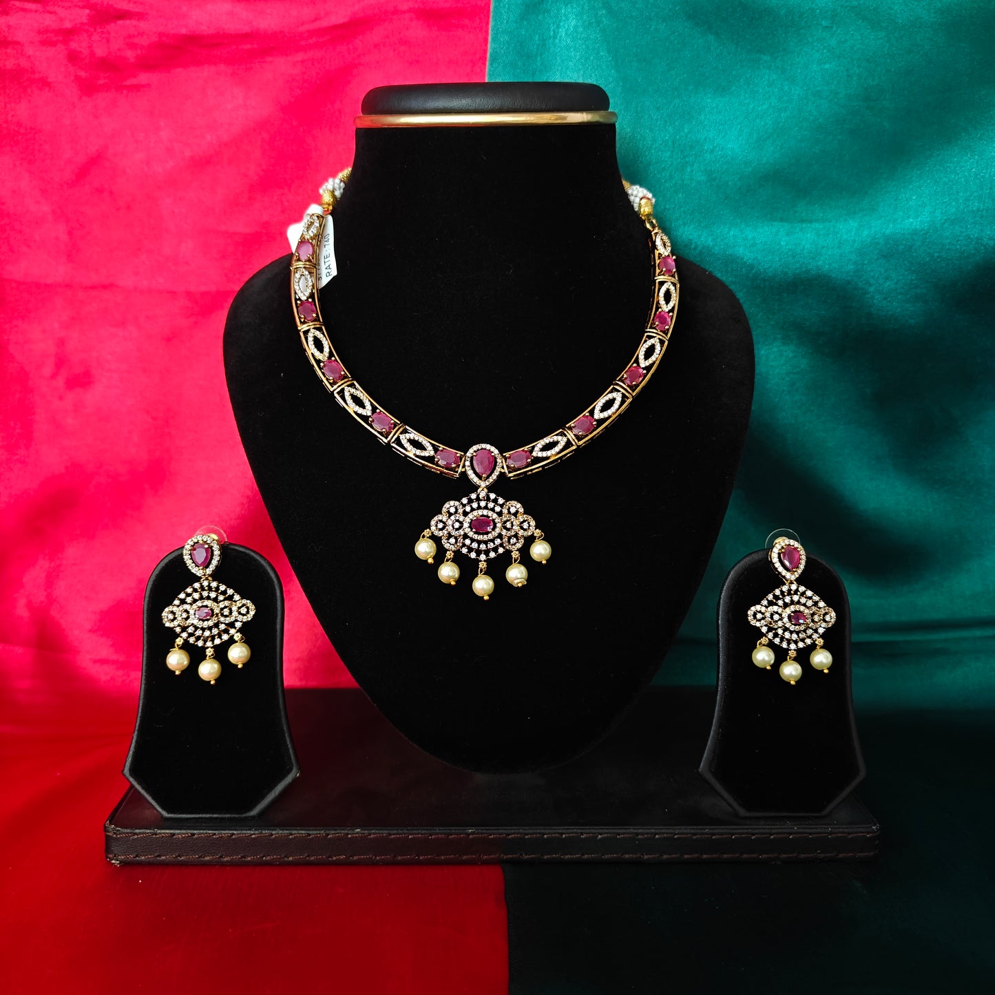 Beautiful Kante Necklace In Ruby Stone