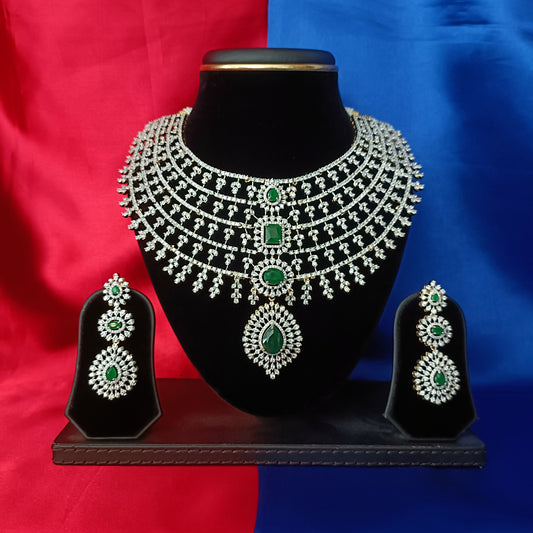 Beautiful GJ Short Necklace In Green Stone