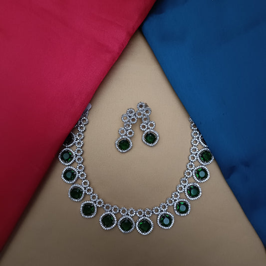 Elegant Silver Short Necklace In Green Stone