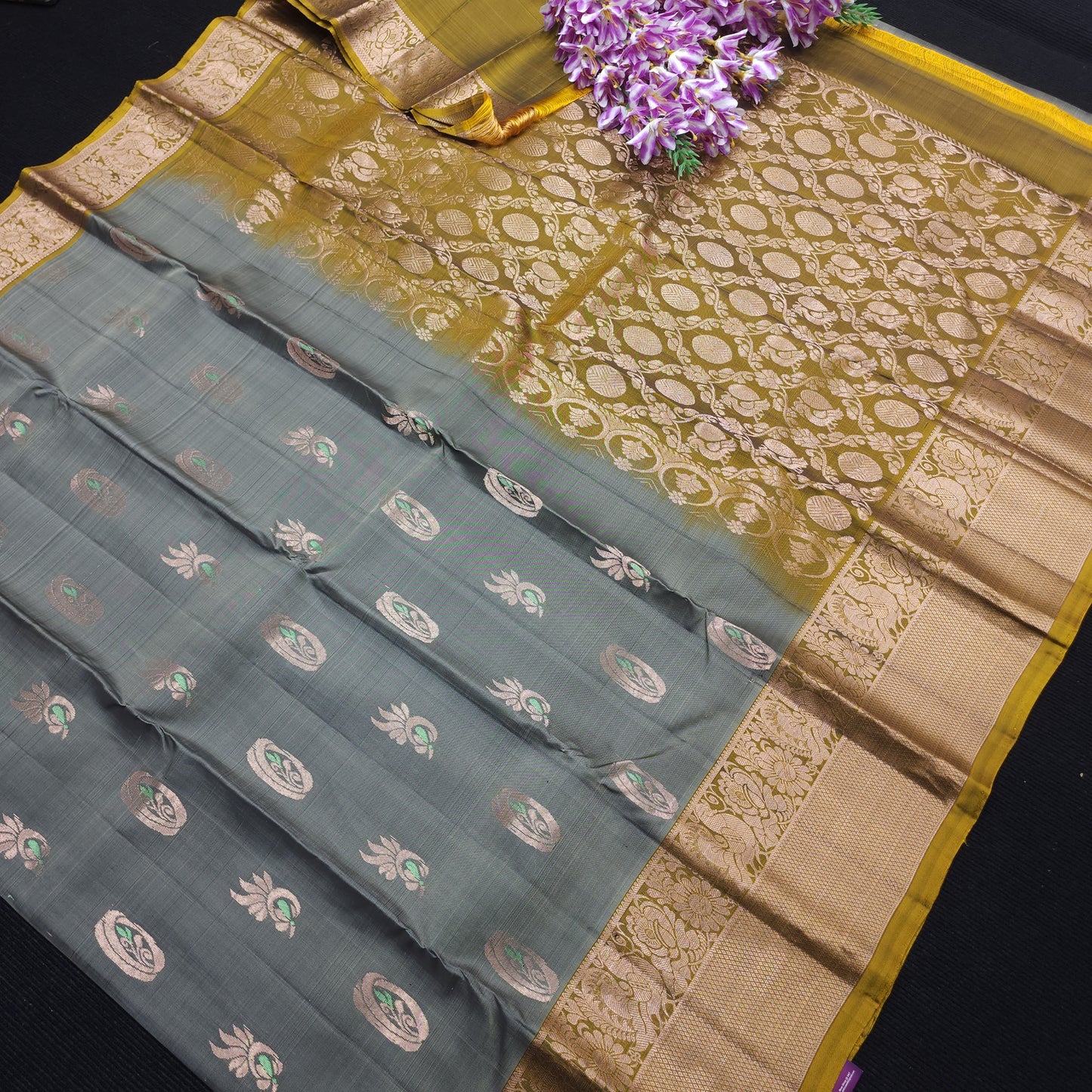 Handloom Kanchi Pattu Butta Light Weight Saree
